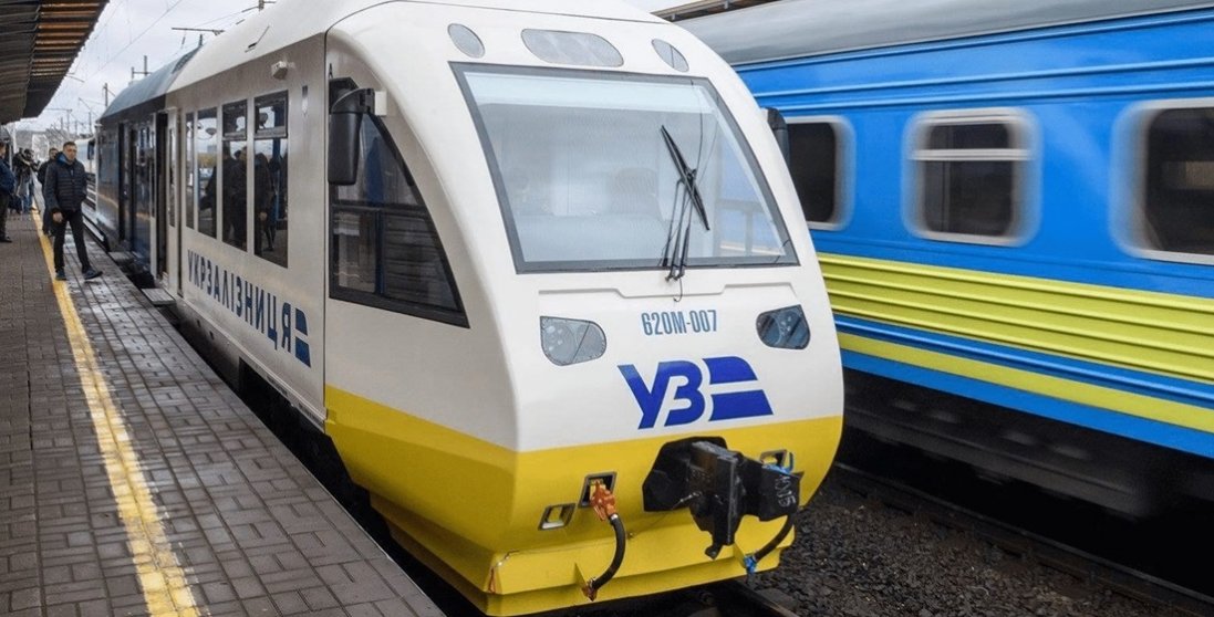 Бунт у потязі: у Тернополі пасажири силоміць зупинили поїзд