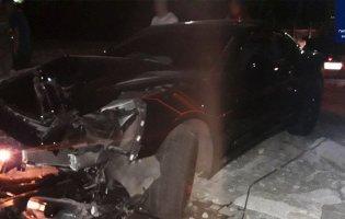 У Луцьку п'яний водій на Camaro втікав від поліції та протаранив паркан