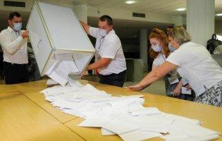 Вибори в Білорусі: влада спалює виборчі бюлетені