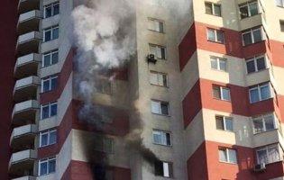 Люди налякані: у Києві знову горить багатоповерхівка