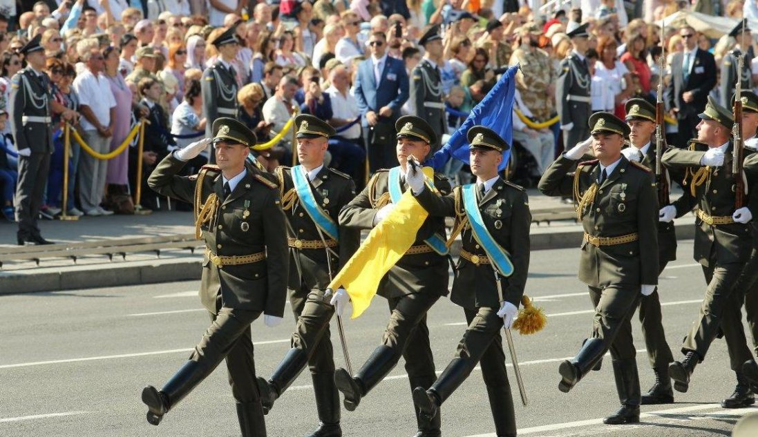Коли в Україні проведуть великий військовий парад