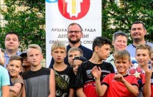 Щоб діти з користю проводили час: в Луцьку відкрили спортивний майданчик