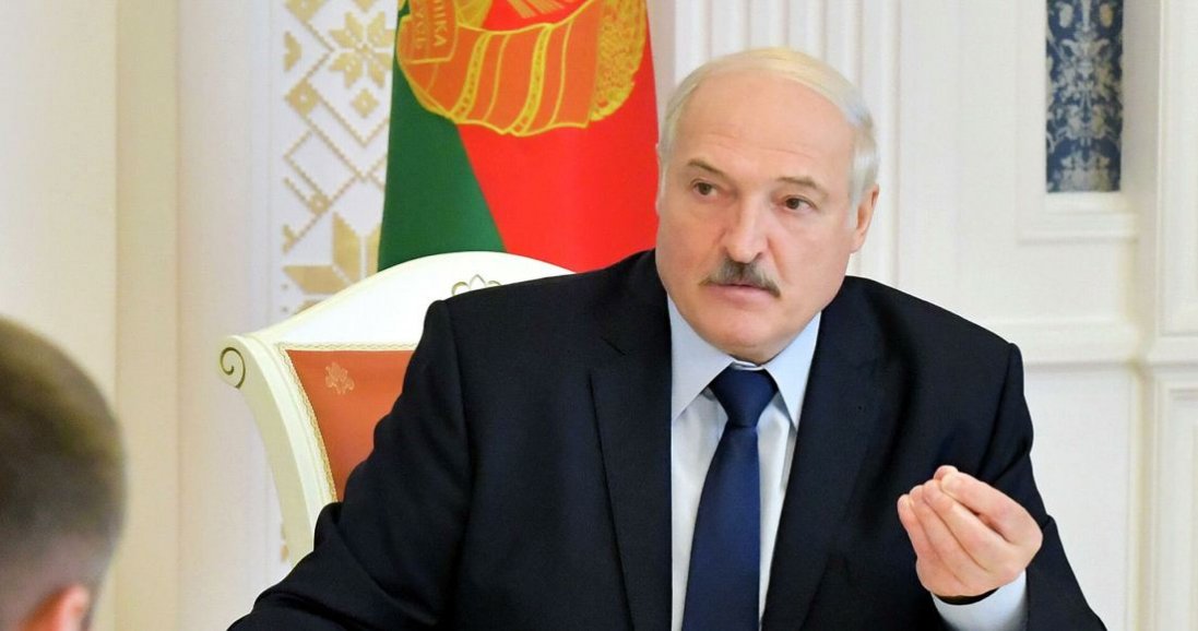 «Просив підтримати недосвідченого Зеленського», - Лукашенко про розмову з Путіном