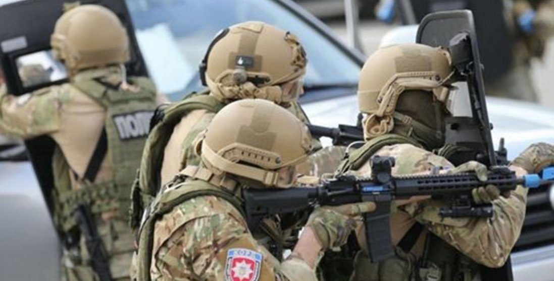 Мешканців Маріуполя закликали не виходити з дому. Чому?