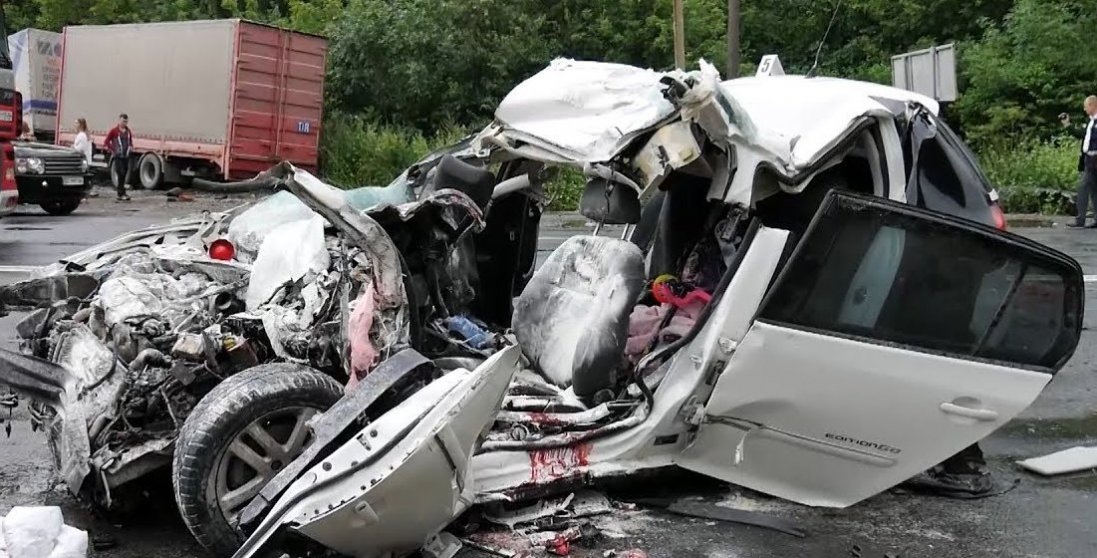 У Запоріжжі троє іноземців згорілими заживо в своєму авто: моторошне відео