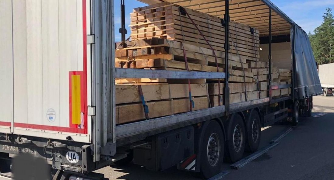 Митники «Ягодина» зупинили вивезення «лівого» лісу в Люксембург