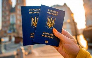 Людей в Криму змушують відмовлятись від українських документів