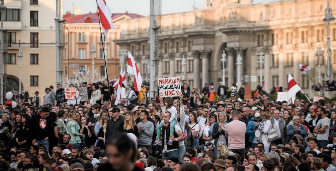 «Народна інавгурація» Тихановської: що відбувається в Білорусі