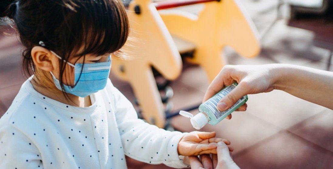 За останню добу в Україні на коронавірус захворіло майже 200 дітей