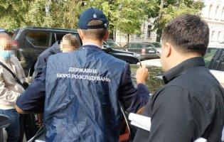 У Києві спіймали шахраїв, які за $18 тисяч продавали посаду помічника нардепа