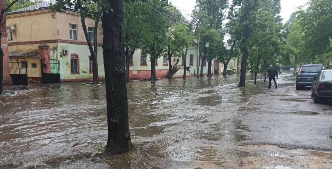 Злива затопила Тернопіль