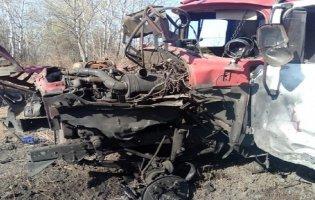 На Луганщині пожежний автомобіль підірвався на міні. Є поранені