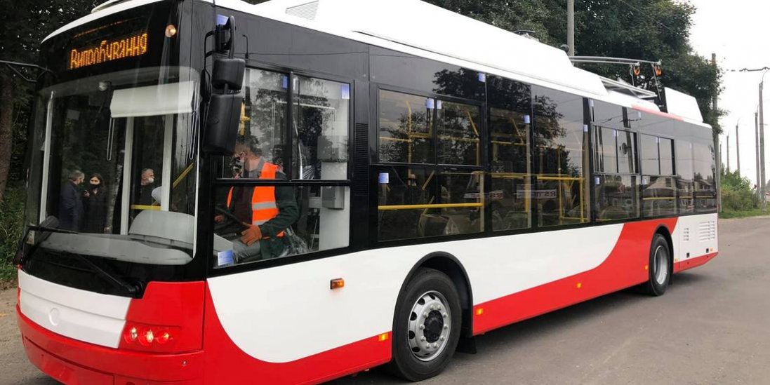 Показали нові тролейбуси, які виїдуть на вулиці Луцька