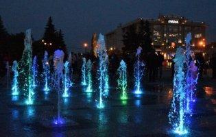 У Луцьку запустили світло-музичний фонтан