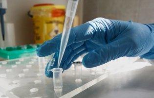 Повідомили, коли в Україну привезуть препарат від COVID-19