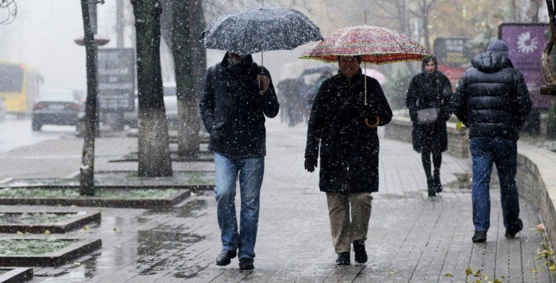 В Україні похолодає: дощі, заморозки та мокрий сніг
