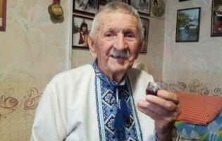 На Волині 96-річний довгожитель знає усі секрети виноробства