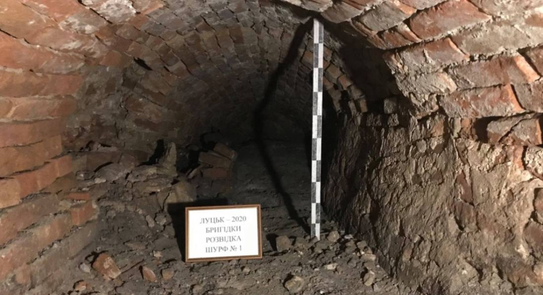 У Луцьку під монастирем виявили знахідку