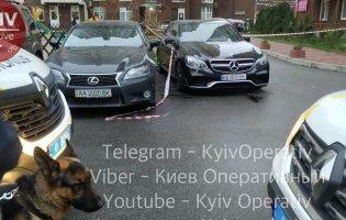 У Києві невідомі обстріляли елітне авто