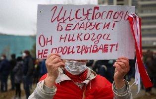 У Мінську проти демонстрантів застосовують сльозогінний газ і світлошумові гранати
