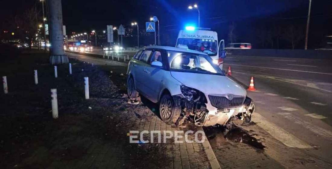 У Києві водій таксі помер за кермом авто