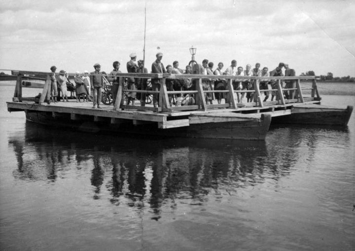 Паромна переправа в Костополі через річку Горинь, 1930- ті роки