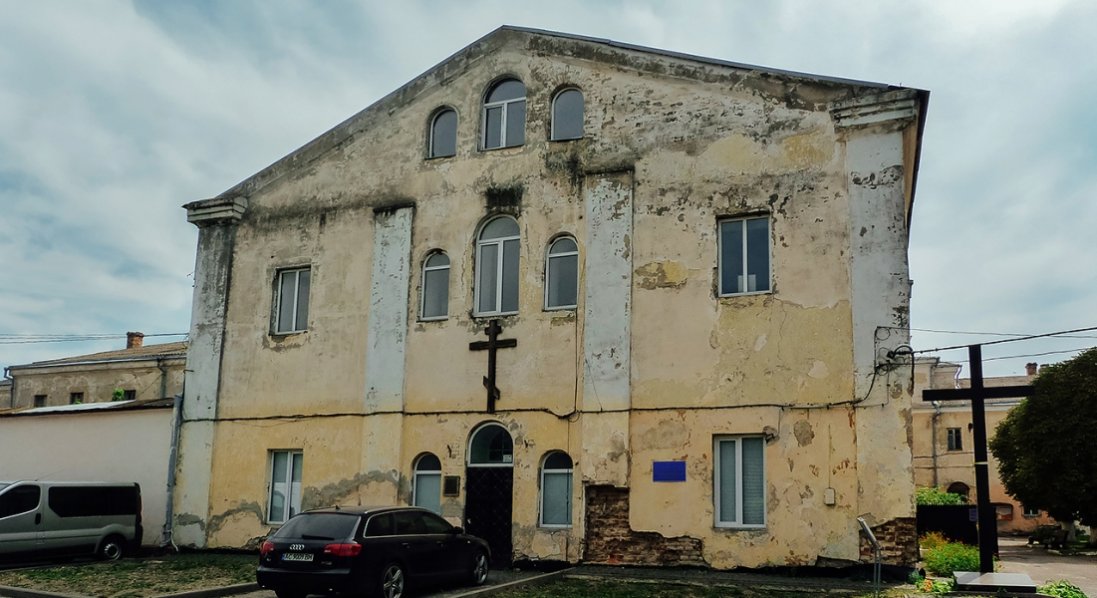 Археологічні розкопки в Луцьку: що знайшли під монастирем бригідок