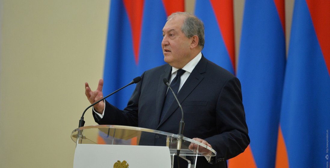 5 мільярдів доларів за Карабах: у мережу злили таємну розмову президента Білорусі та Вірменії