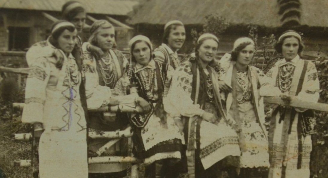 Мешканці містечка Березне на столітніх фото