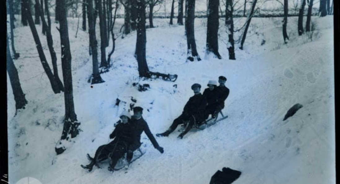 Зимові розваги на Тернопільщині 100 років тому