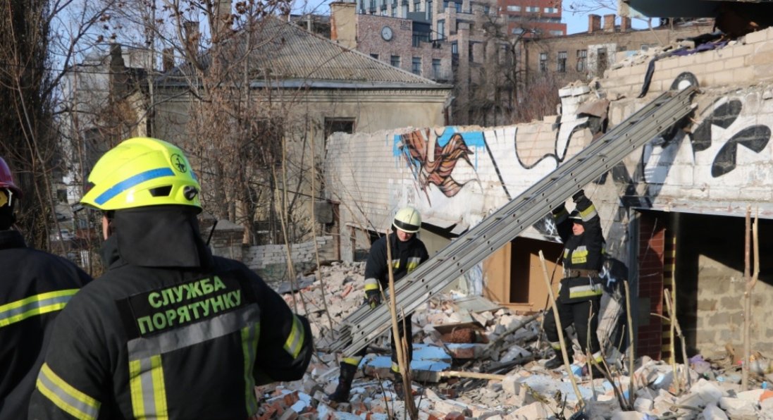 У Дніпрі чоловіка розчавила бетонна плита: що відомо