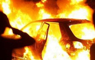 Вночі у Луцьку згоріла автівка