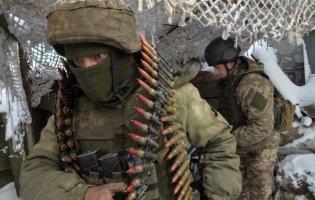 На Донбасі терористи тричі обстріляли українських захисників: двоє поранених  (12 грудня)