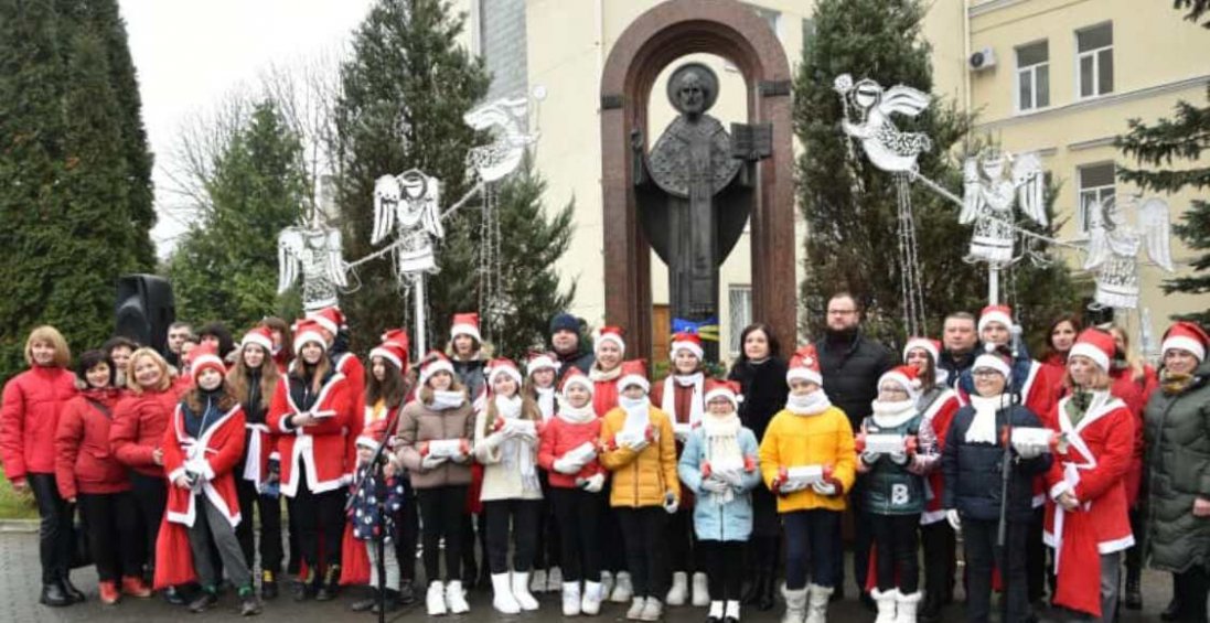 «Миколай пам’ятає про всіх»: у Луцьку до діток з інвалідністю привозять подарунки