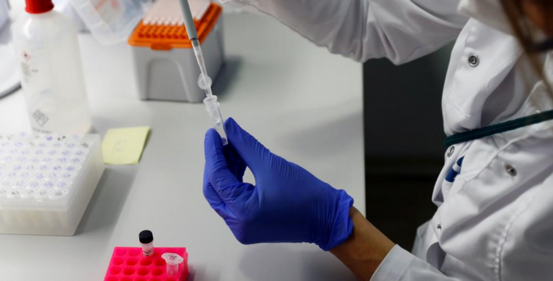 У Британії випробовують препарат, що дає миттєвий імунітет від COVID-19