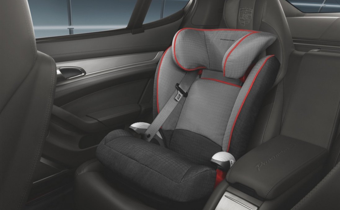 Дитяче автокрісло — необхідна річ у сучасному автомобілі