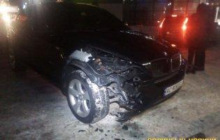 Додрифтувався: в Луцьку молодик на BMW X5 розвалив кав'ярню