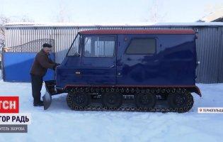 На Тернопільщині майстер зробив з автомобілів снігохід