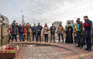 31 смерть та 117 поранених: Маріуполь вшановує жертв обстрілу