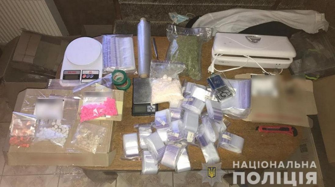Волинські поліцейські затримали наркокур'єра з вантажем на 350 000