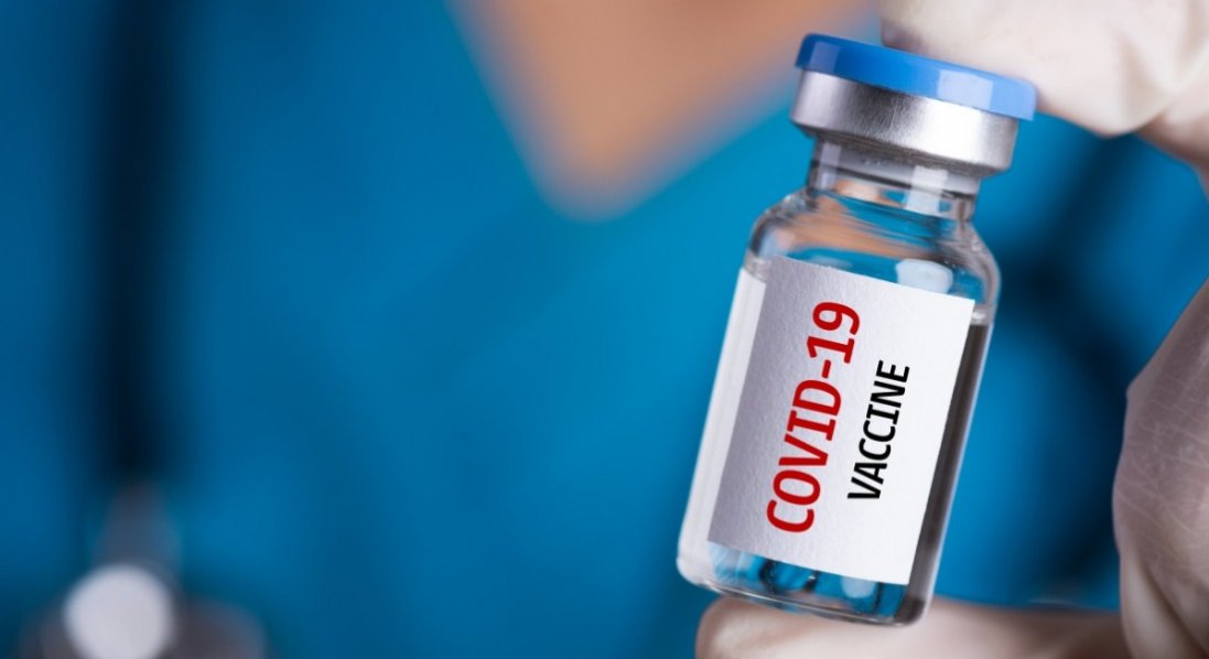 Російська вакцина від COVID в Україні: чого чекати