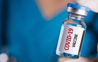 Російська вакцина від COVID в Україні: чого чекати