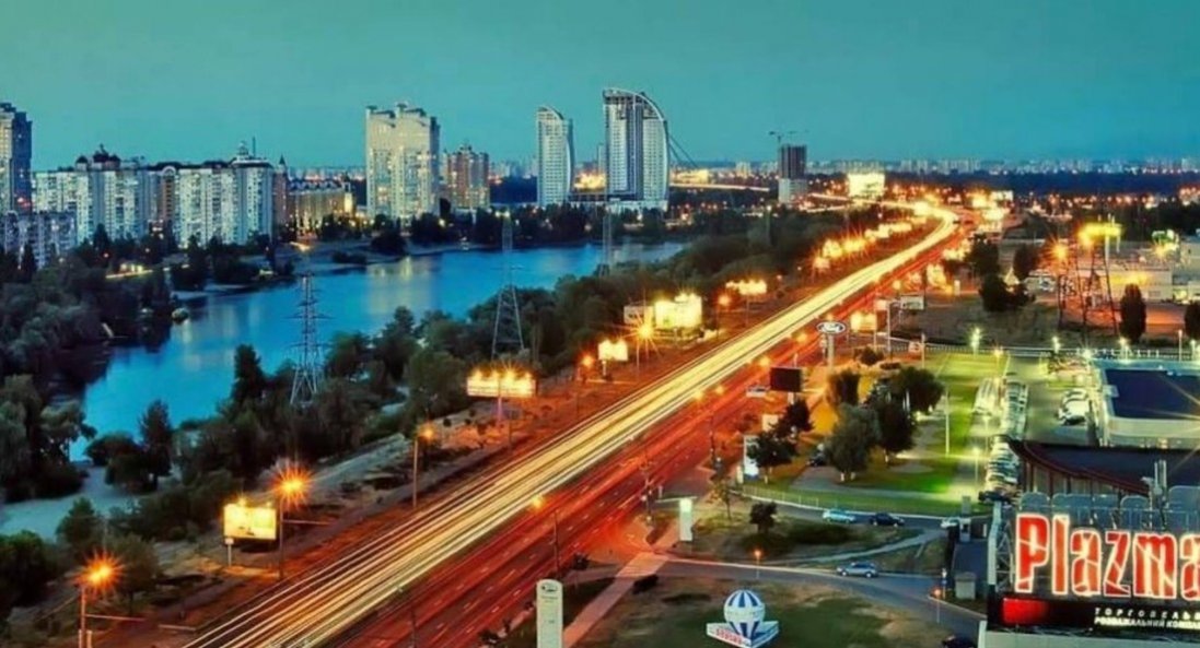 У Києві проспекту Бандери повернули назву «Московський»
