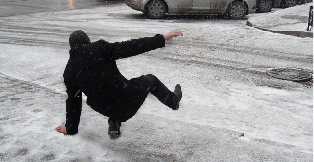 Що зробити, щоб взуття не ковзало по кризі