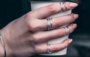 На якому пальці носити перстень і що це означає: пояснення психологів