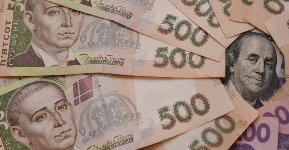 В Україні навала фальшивих грошей: як не стати жертвою шахраїв