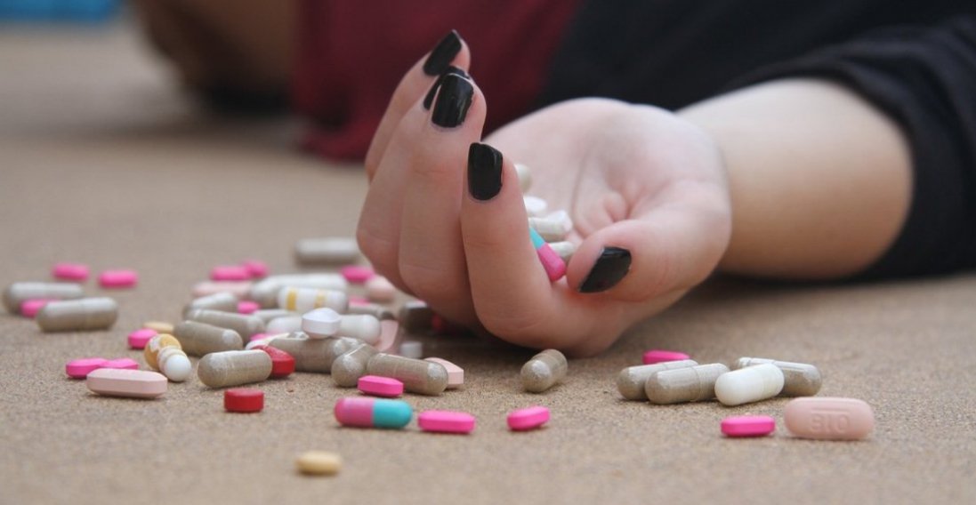 На Франківщині школярки отруїлися таблетками