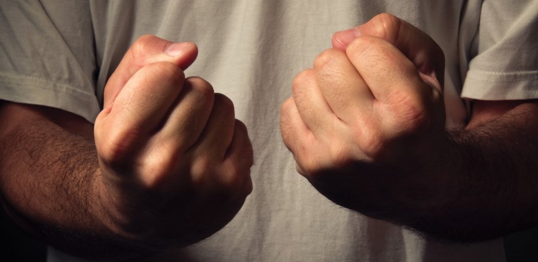 На Волині неповнолітні побили двох чоловіків