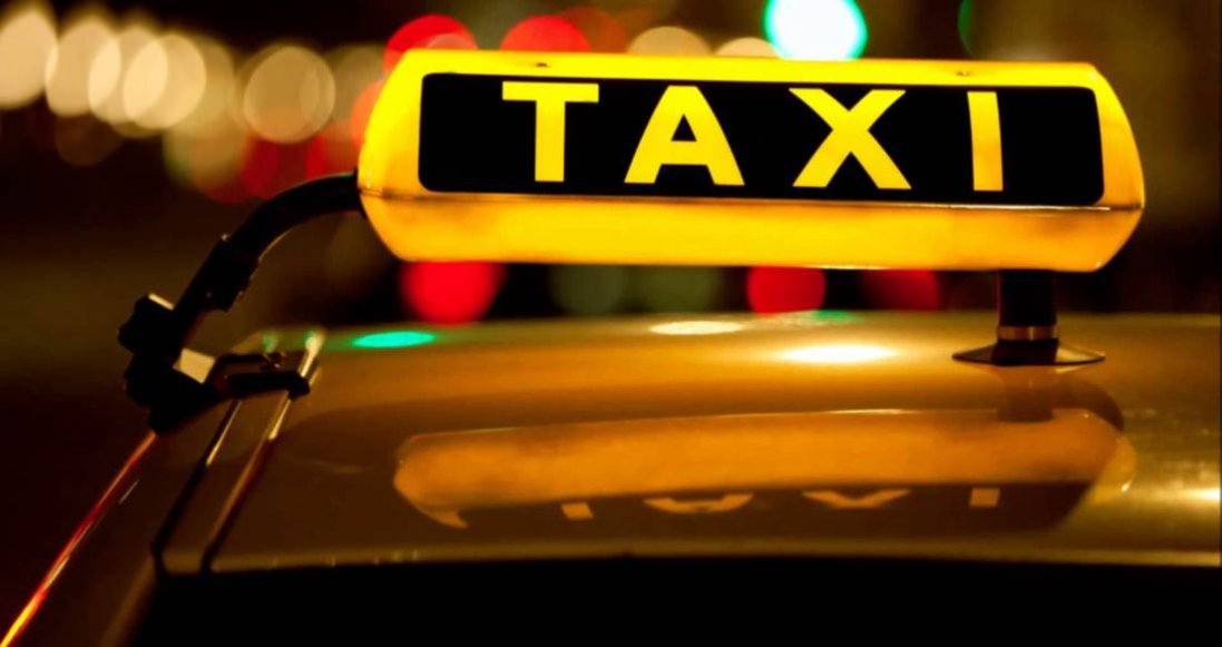 Коронавірус в Україні: водії таксі просять Зеленського включити їх до програми щеплення