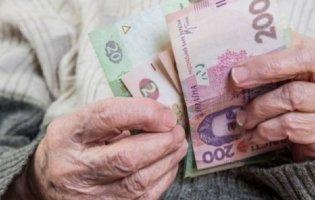 В Україні з квітня знову підвищують пенсійний вік: кого торкнеться